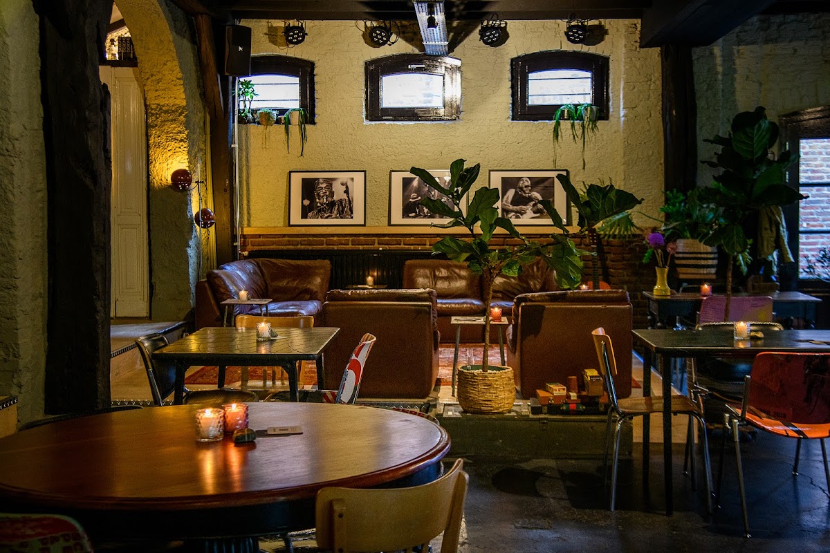 De Keizerin borrelcafé