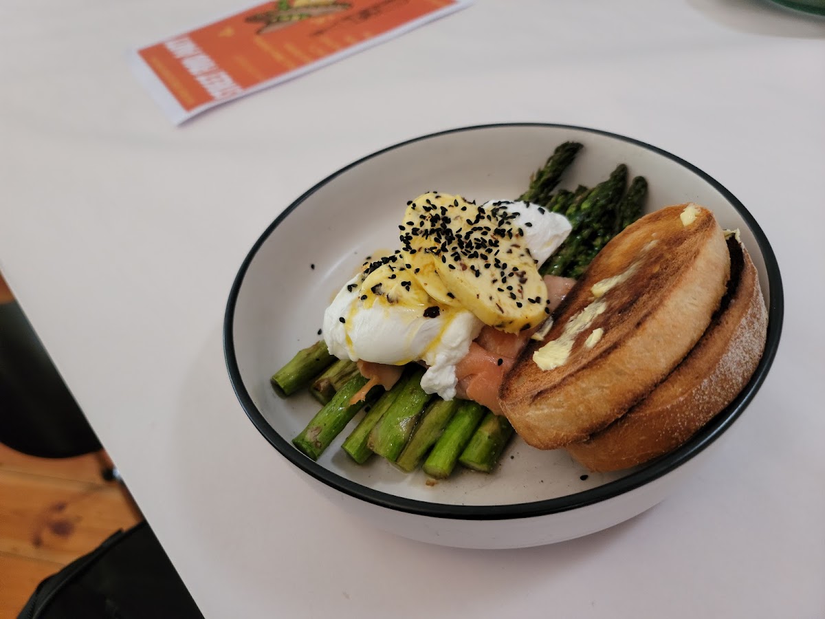 Element Cafe & Larder - 5