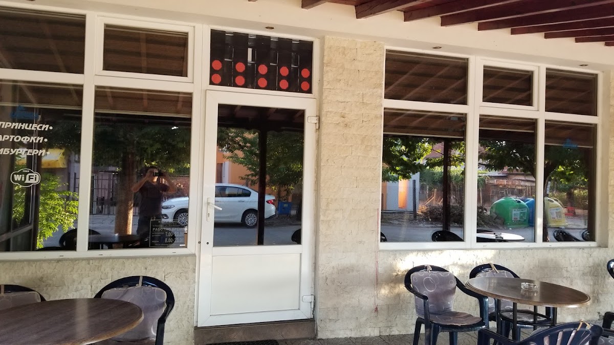 Cafe 'Beku' - 3