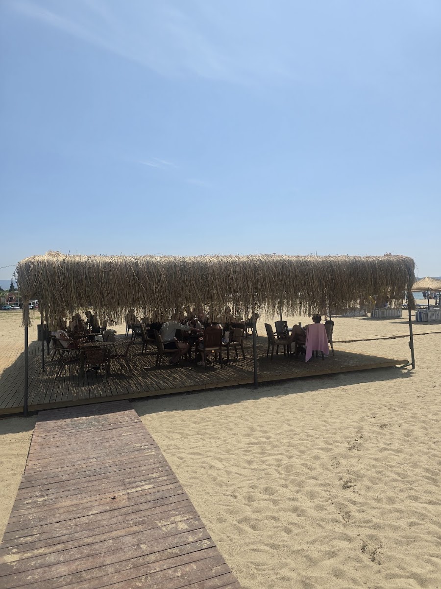 Blue Side Beach Cafe - 3