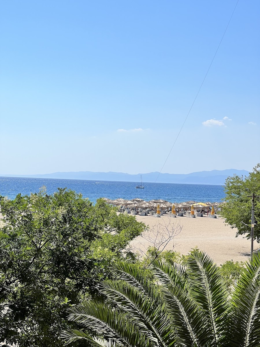 Blue Side Beach Cafe - 4