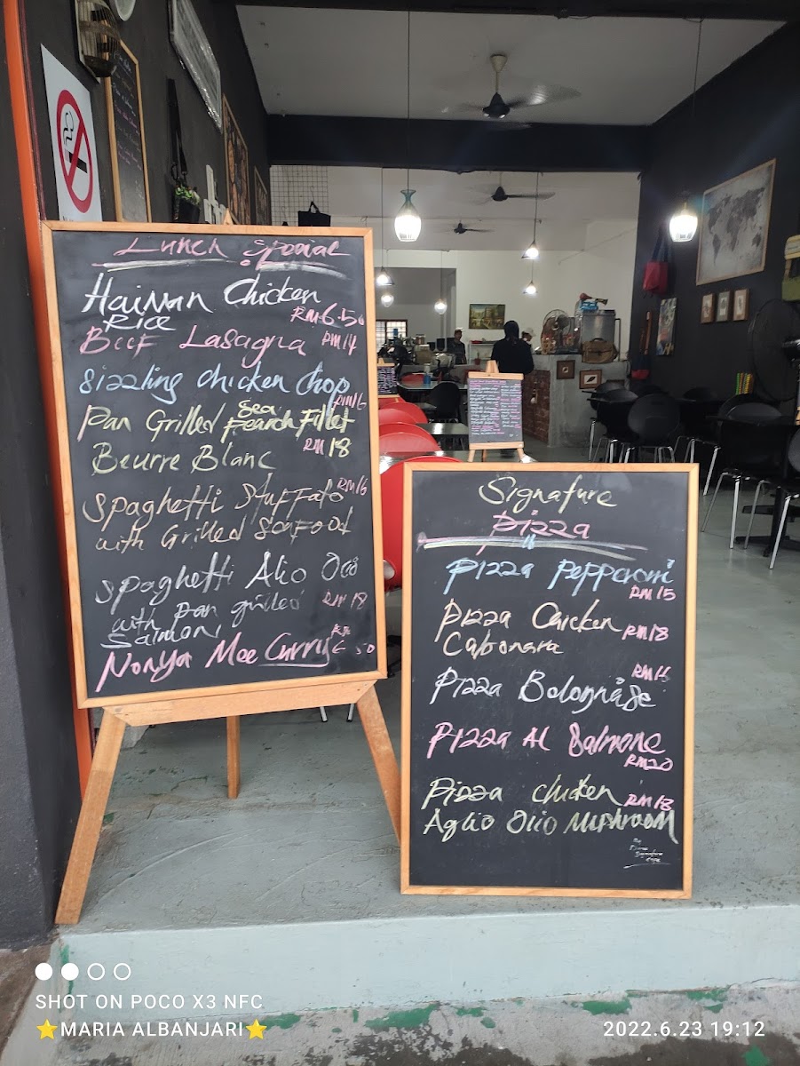 Dino Signature Cafe - 4