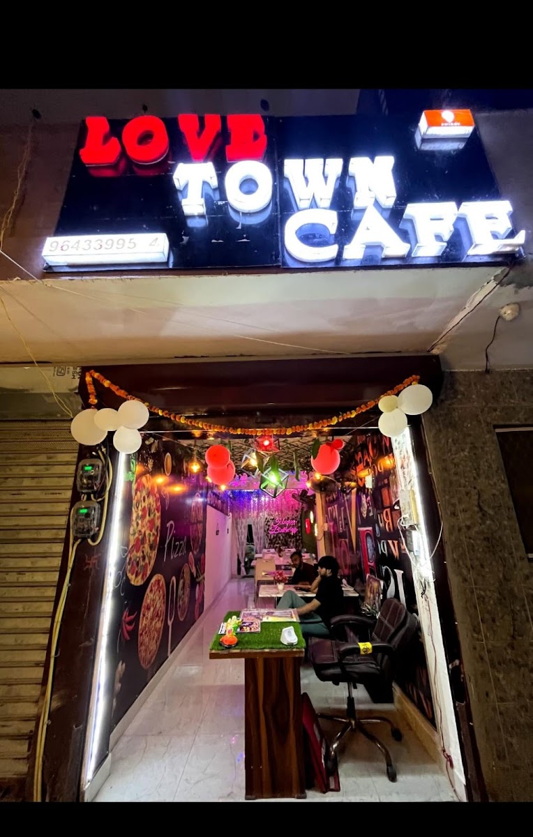 Love Town Cafe