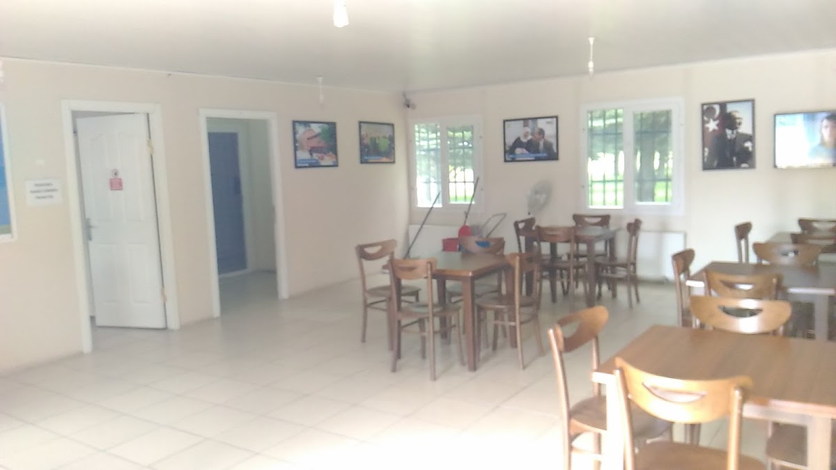 Şair Rasim Köroğlu Deneyimli Cafe