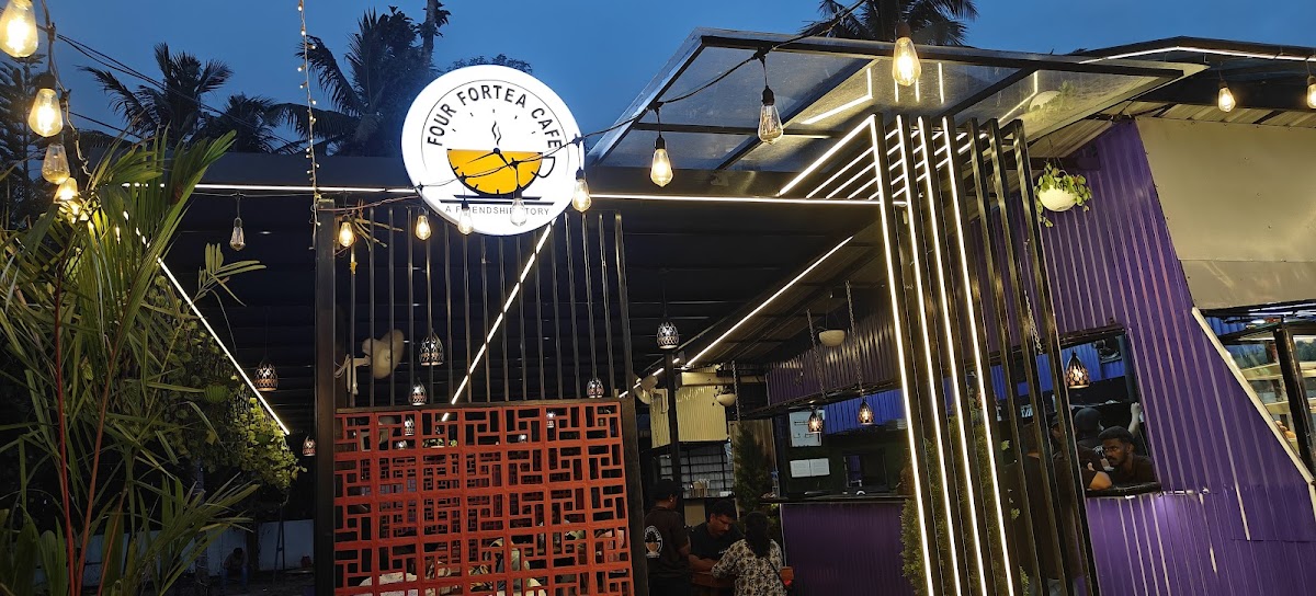 FOUR FORTEA CAFE