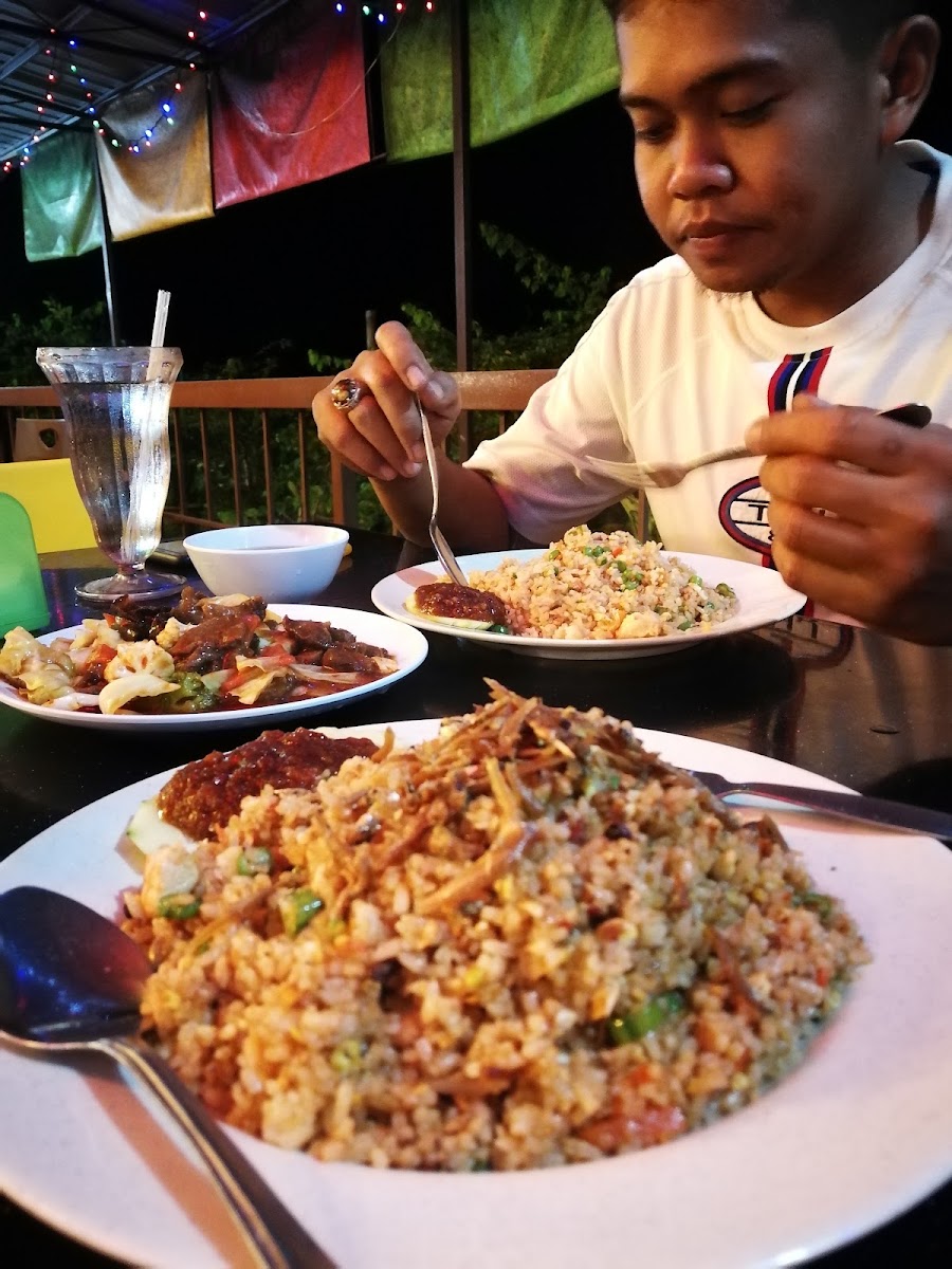 Cafe Diners Kak Mariam - 8