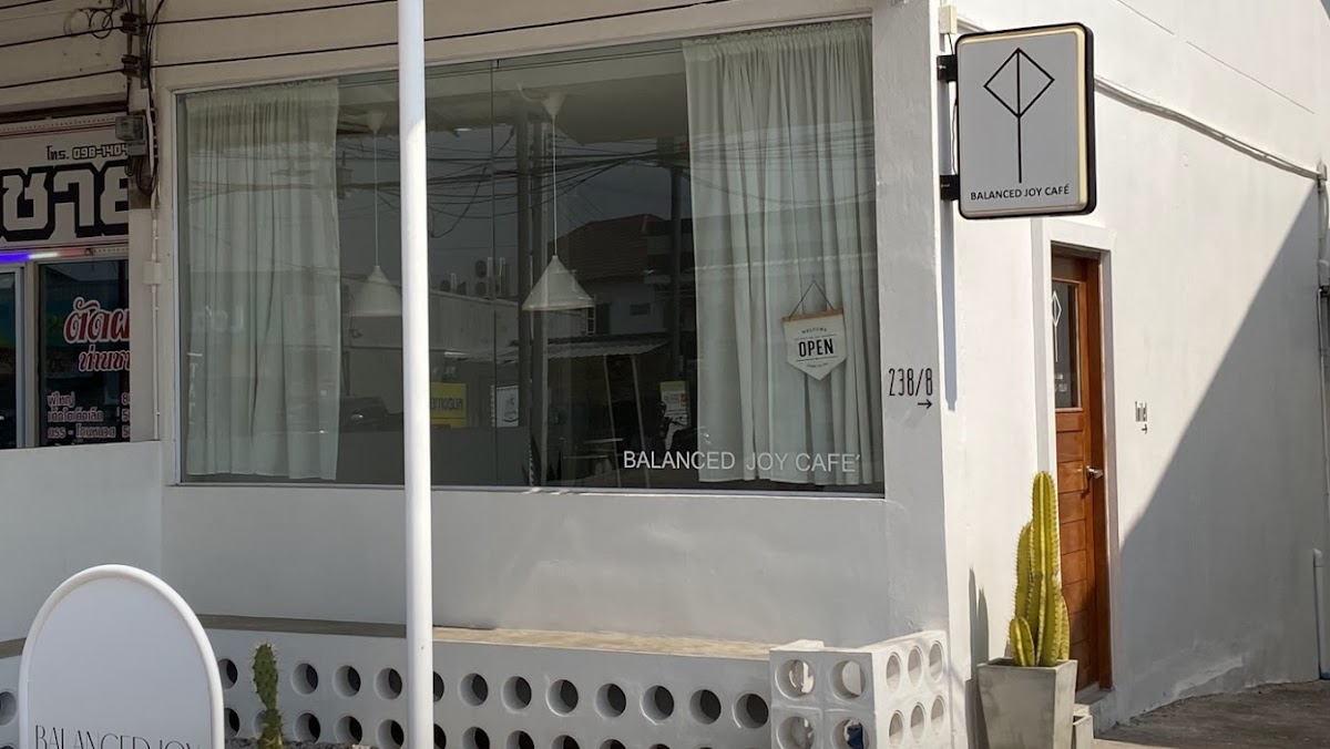 Balanced joy café