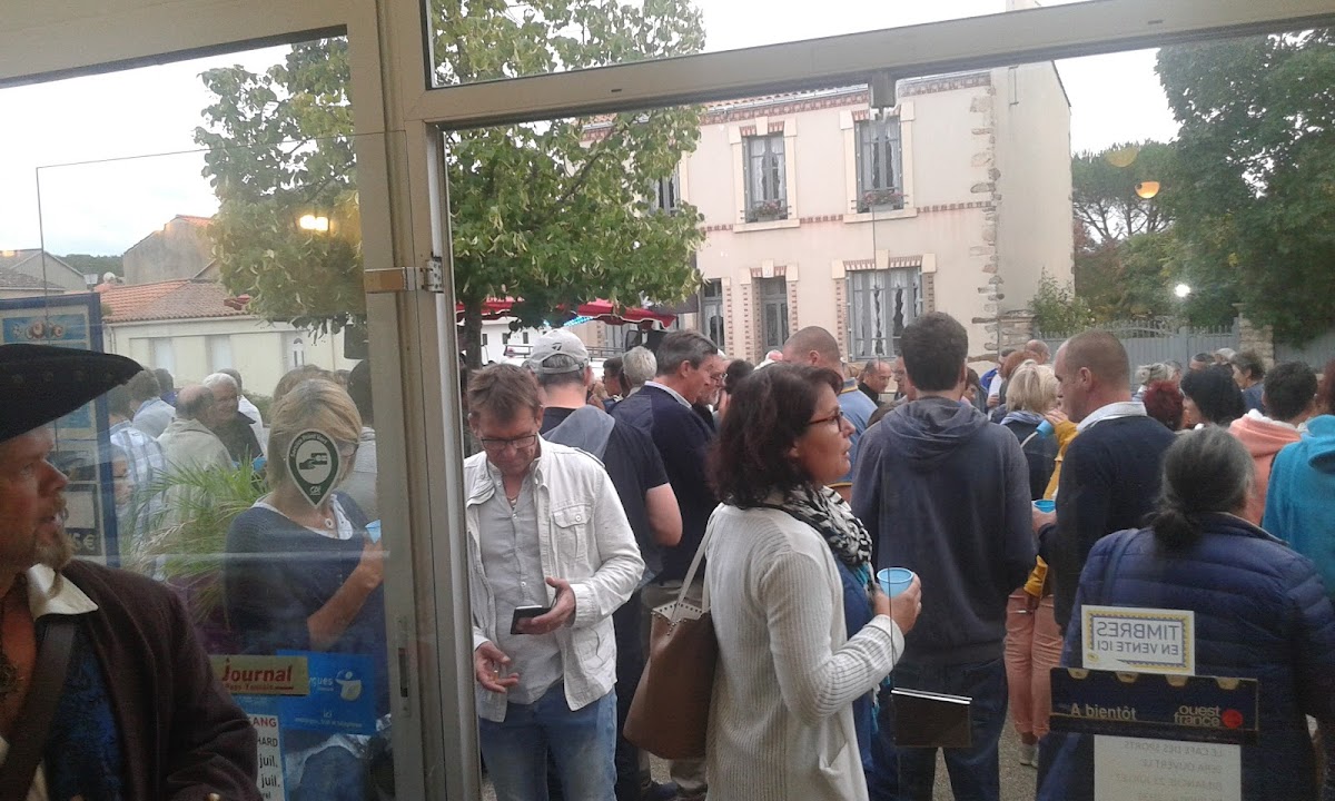 Café des Sports Tabac Superette Point Poste