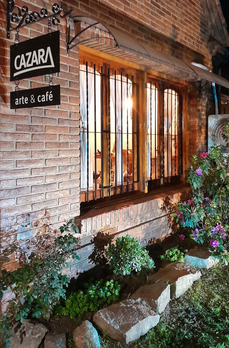 Cazara Arte & Café