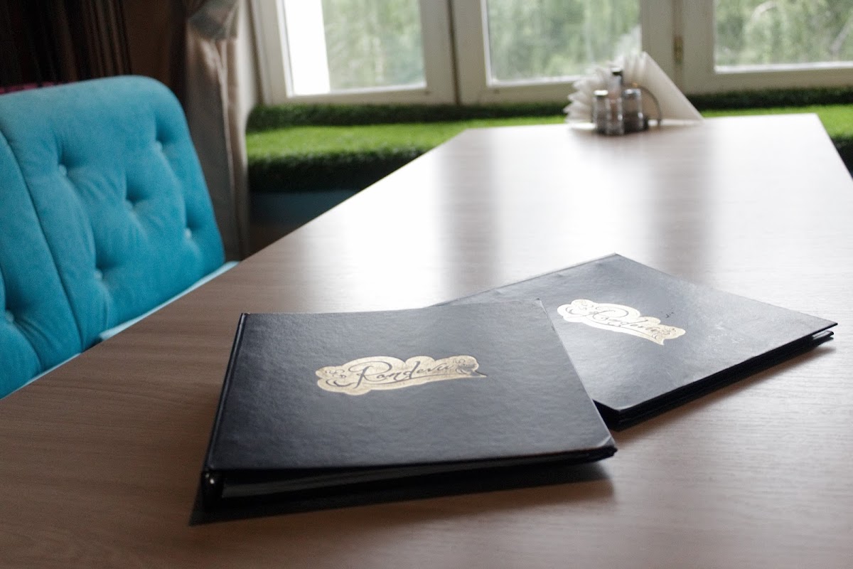 Kafe 'Randevu Laundzh'