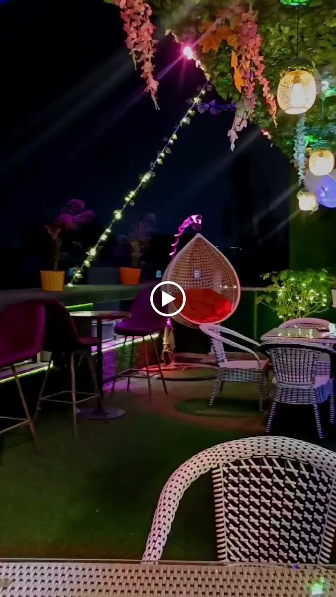 The Moon Height's Cafe