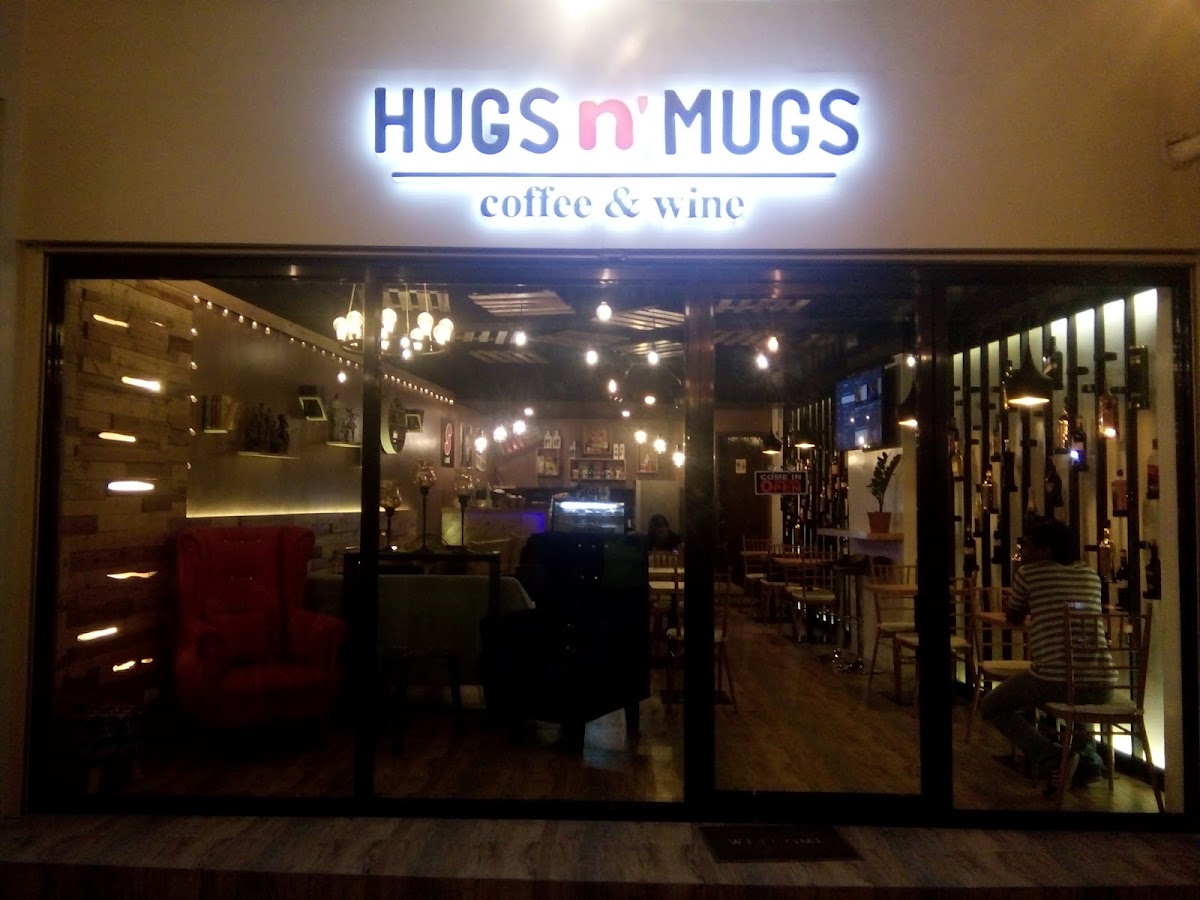 Hugs n’ Mugs Coffee & Wine