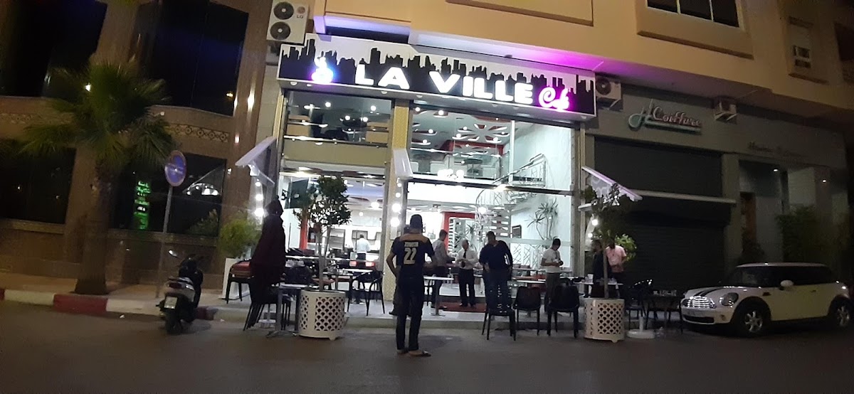 Café la ville مقهى لا فيل