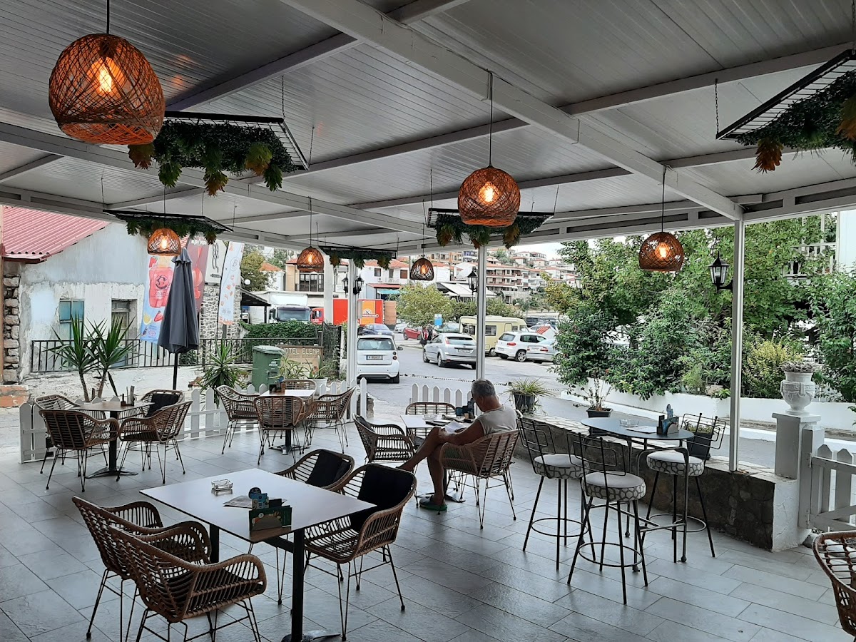 Hotel Elena coffee_mpougatsa_cigarettes