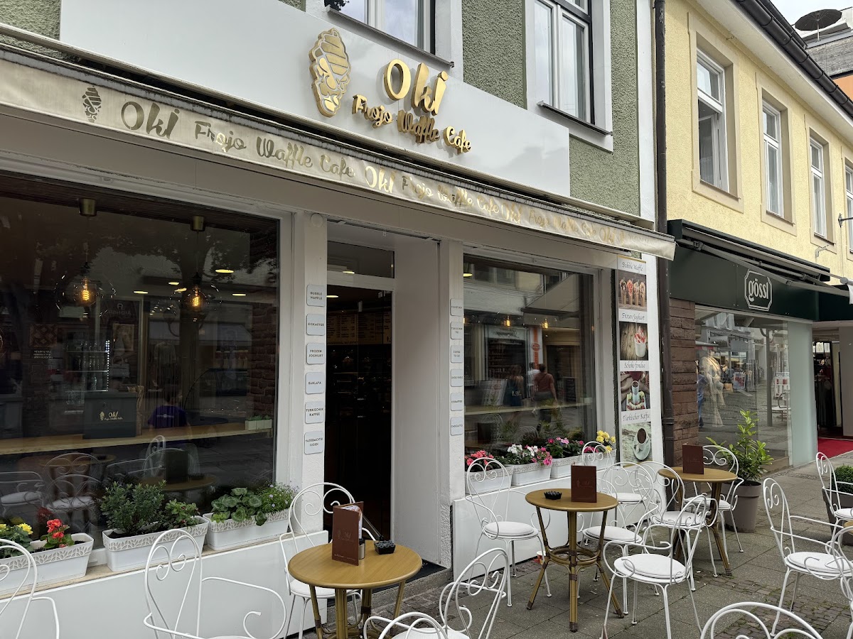 Oki Frojo Waffle Cafe