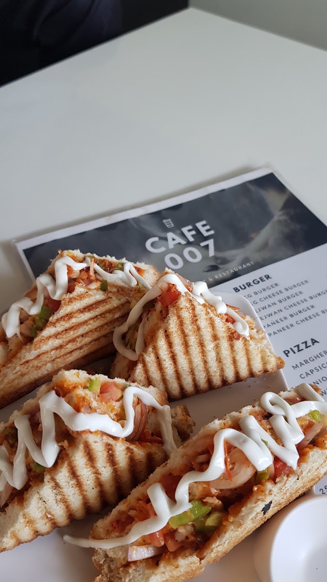 Cafe 007 coffee & shakes - 7