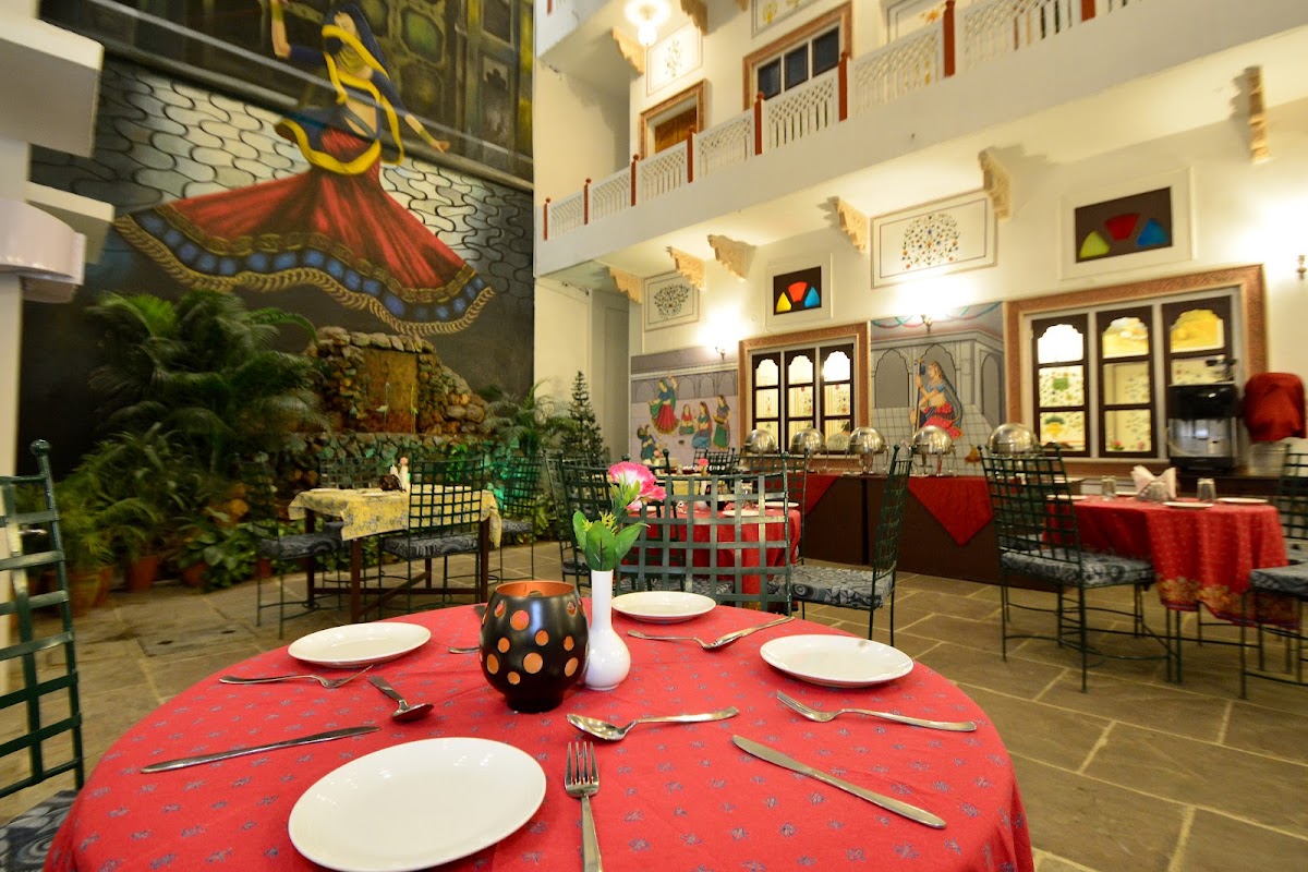 Haveli Cafe - Aao Kabhi Haveli Pe