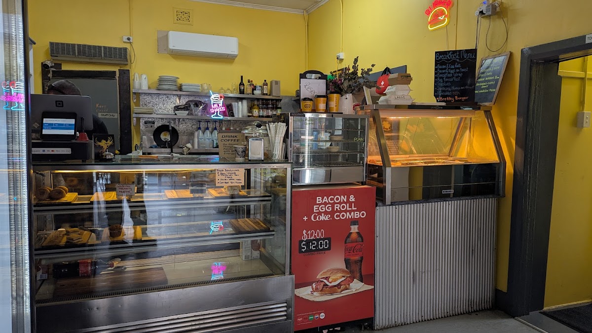 Phoenix Cafe and Takeaway - 5