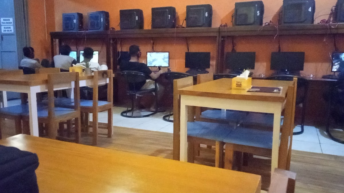 Cingire Game Center & Cafe