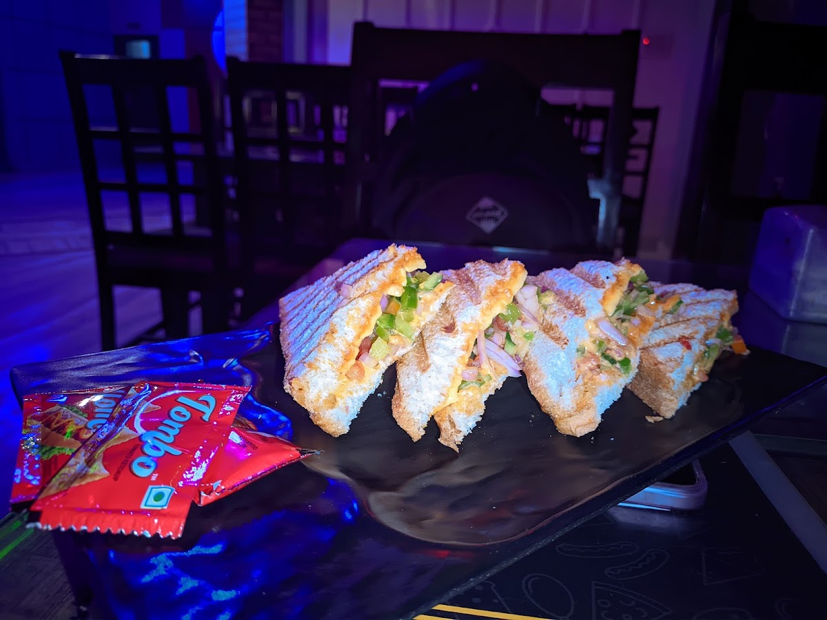 Davinci Cafe & Restro - 6