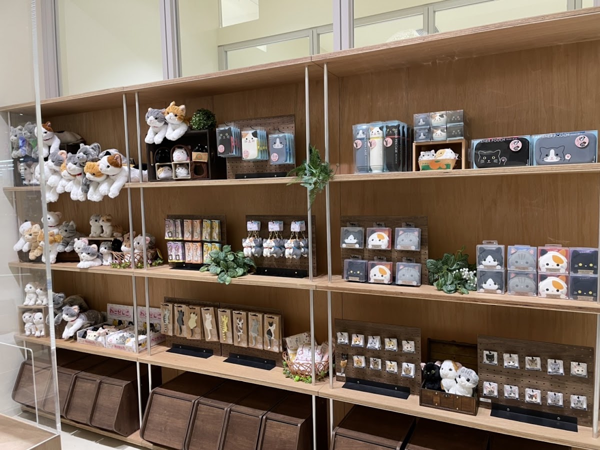 Cat Café MOFF Mallage Shobu