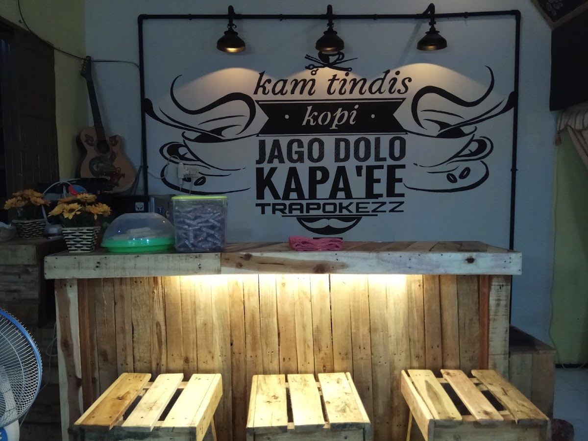 Barber TRAPOKEZZ & Kedai Drink