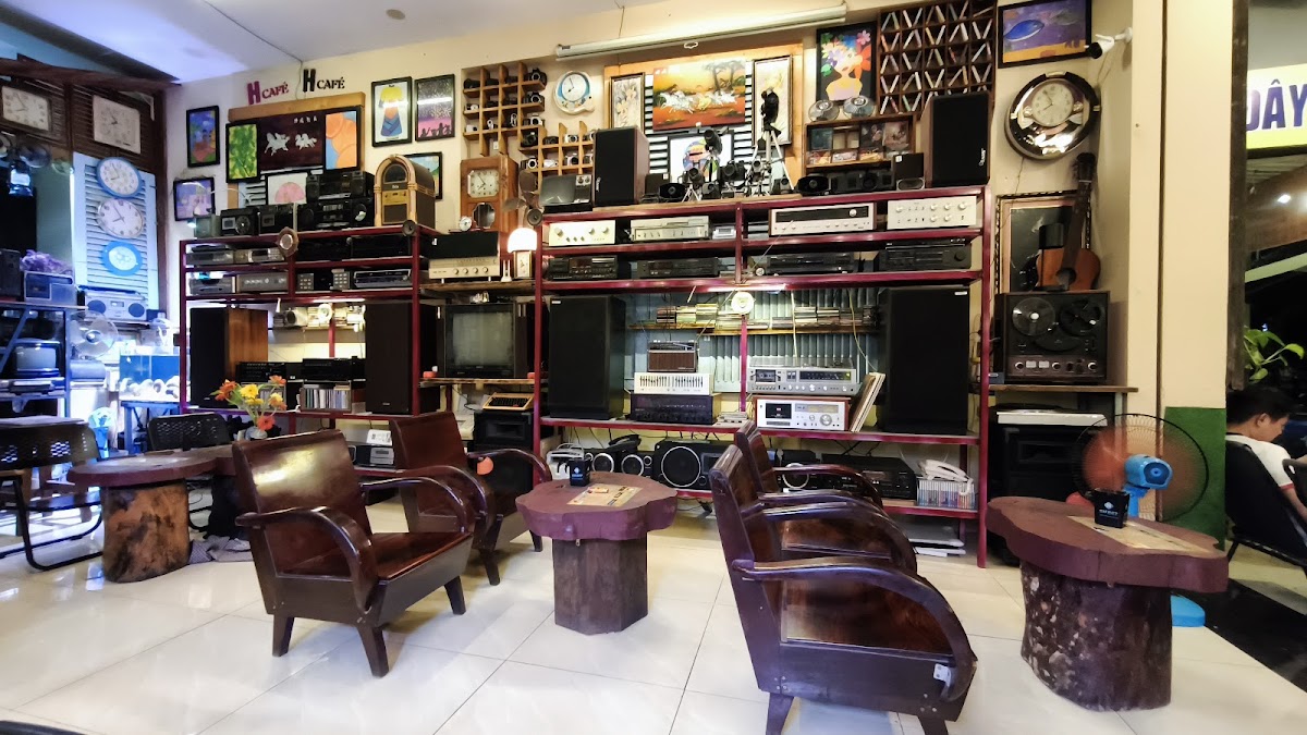 H Cafe Dĩ An (Sạc pin xe điện 15k)