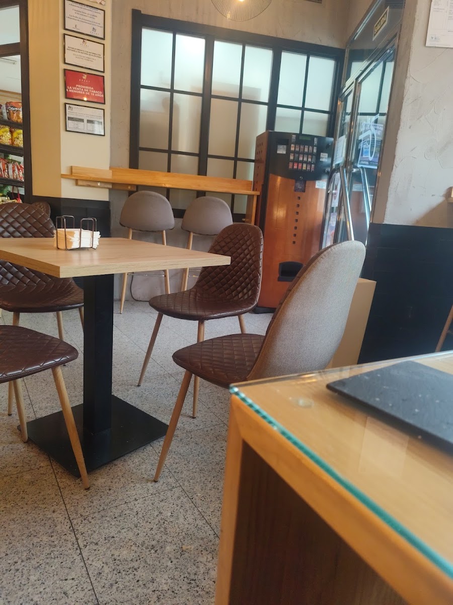 Cafetería Castillo Churrería.
