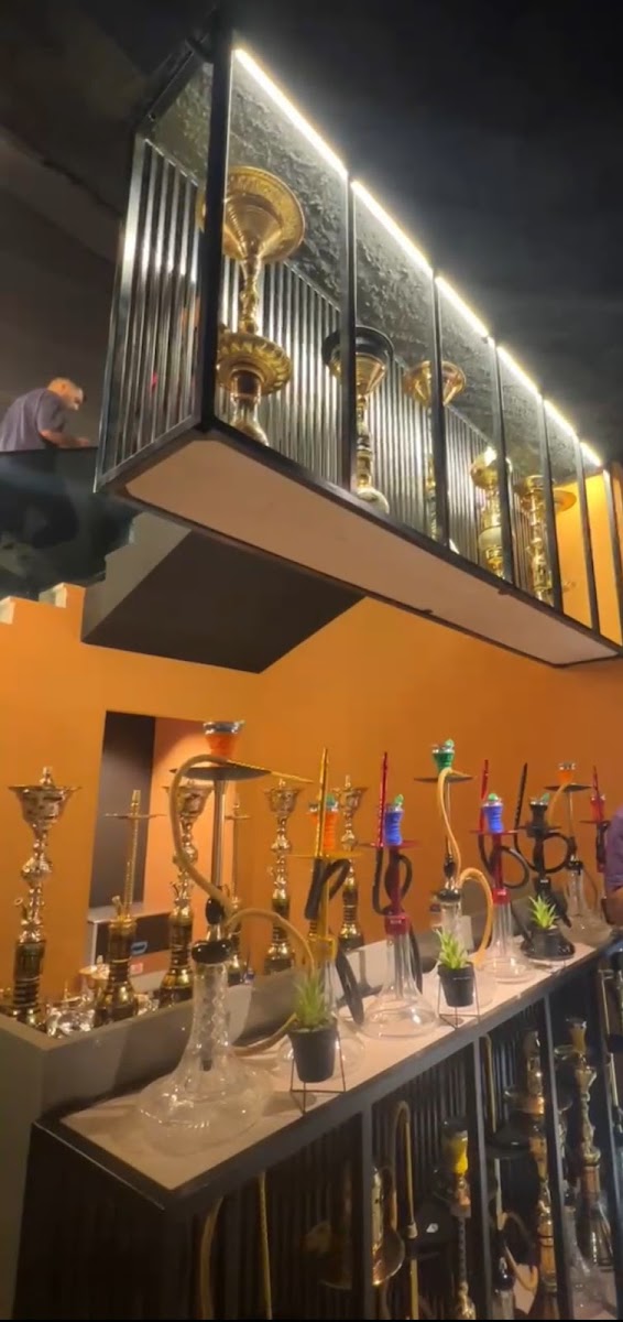 مقهي هوقو l Hugo cafe