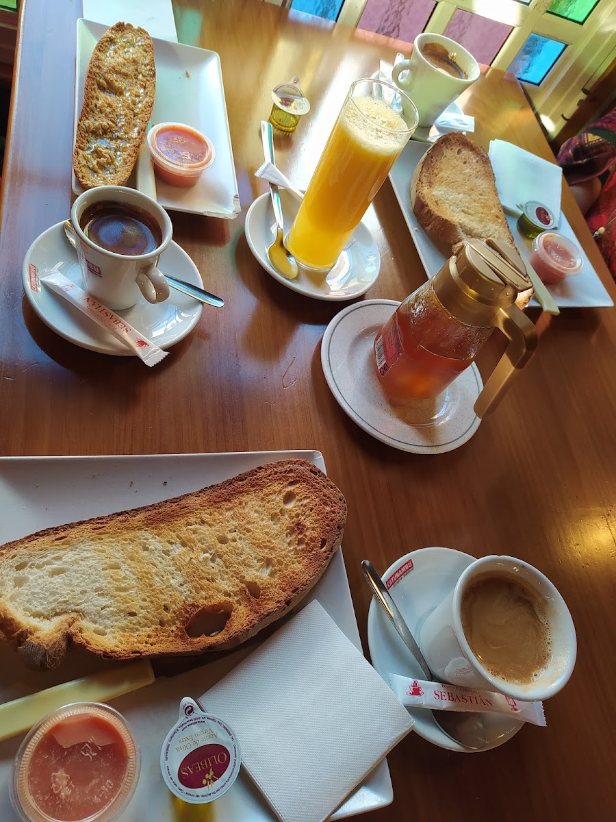 Bar Cafeteria Chanito - 2