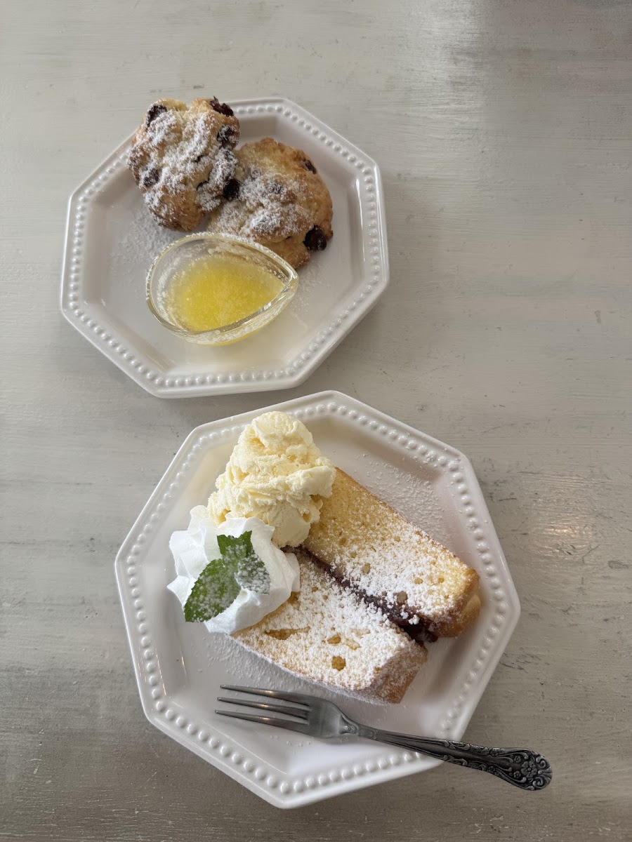 Daniel's gallery, café and lounge ダニエルズ 小豆島 - 3