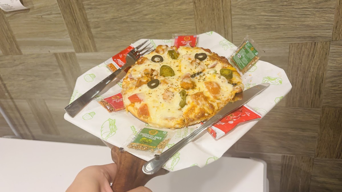 Swig n Sing Music Cafe - 7