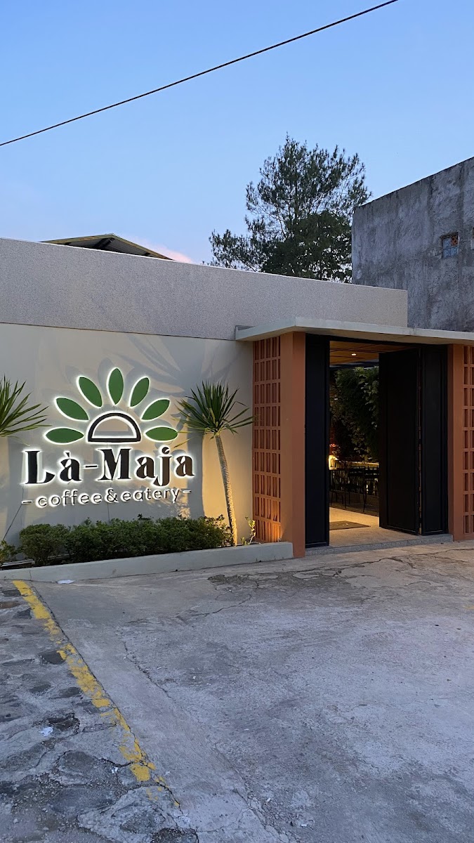 La-Maja Coffee & Eatery