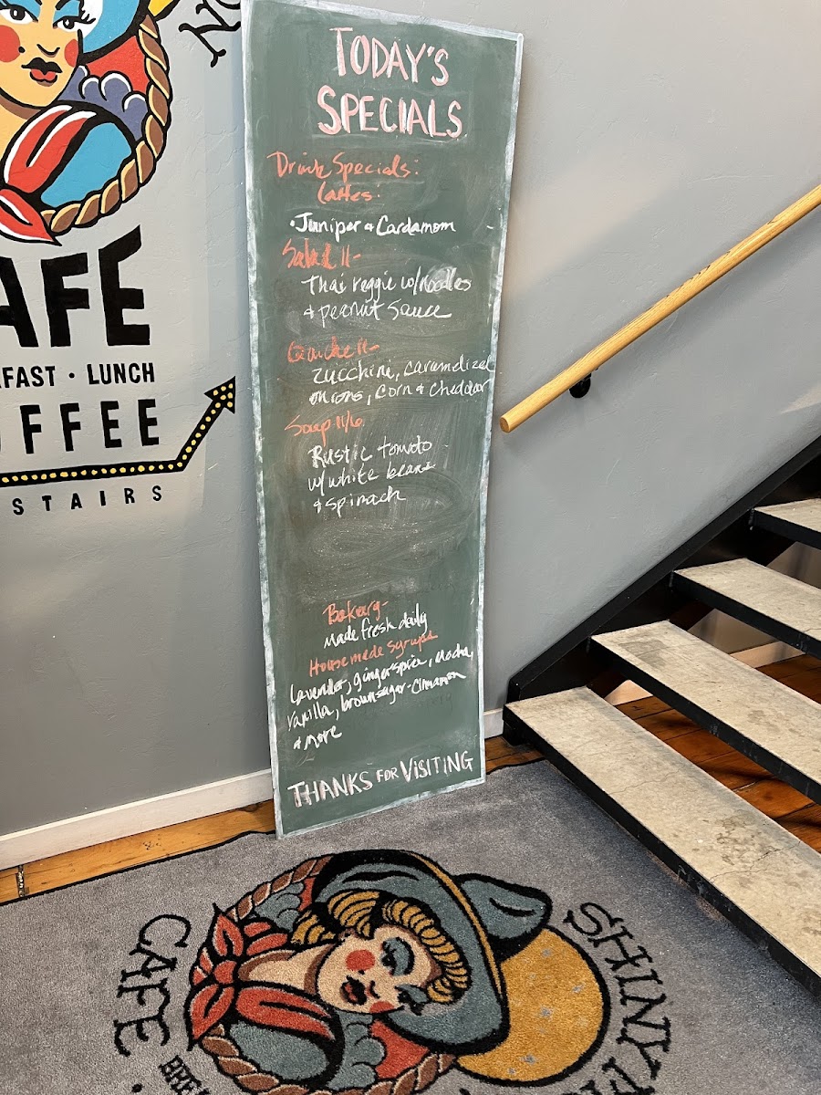 Shiny Moon Cafe - 10