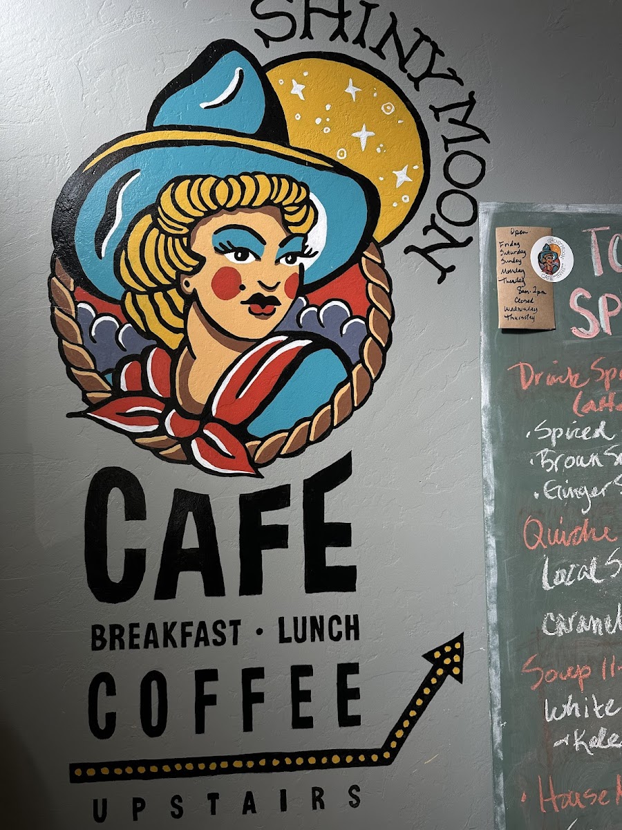 Shiny Moon Cafe - 9