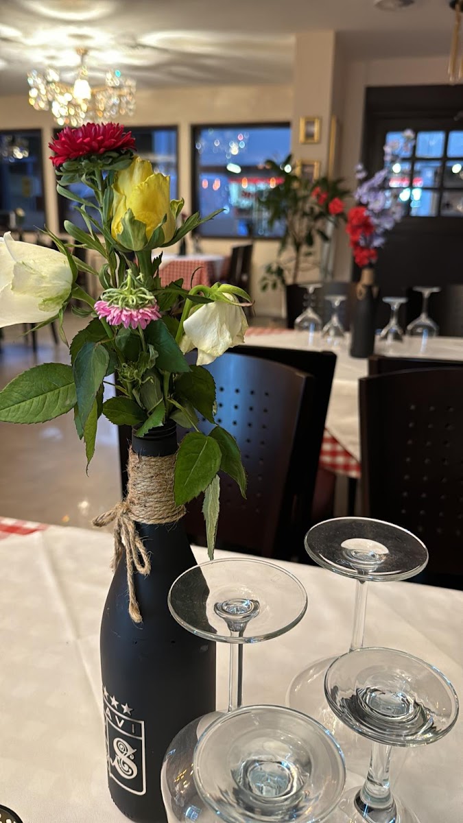 Diora Café, Bar & Lounge - 7