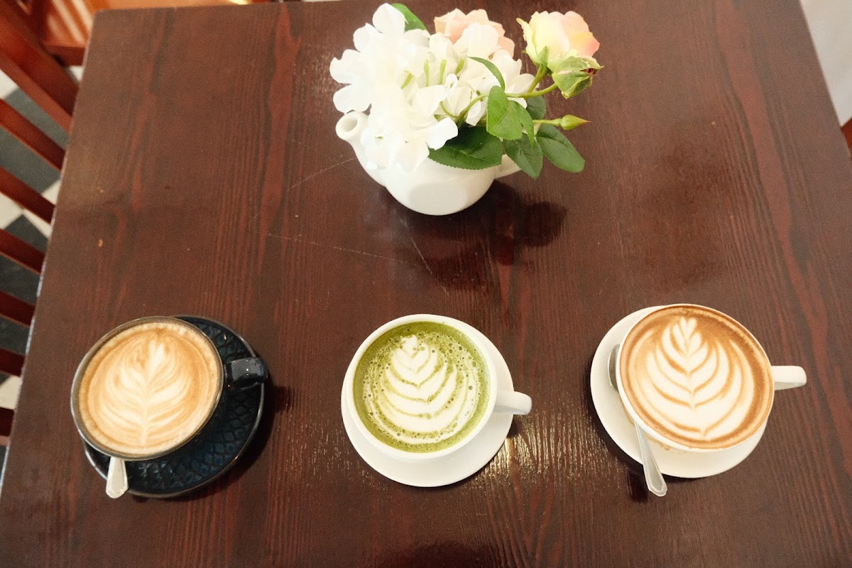 Yosi's Café - 10