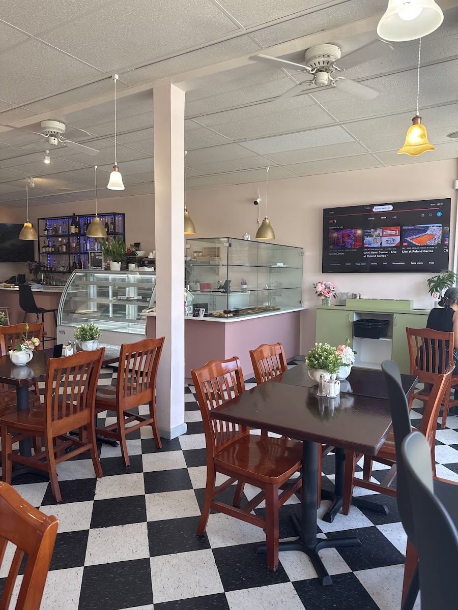 Yosi's Café - 7
