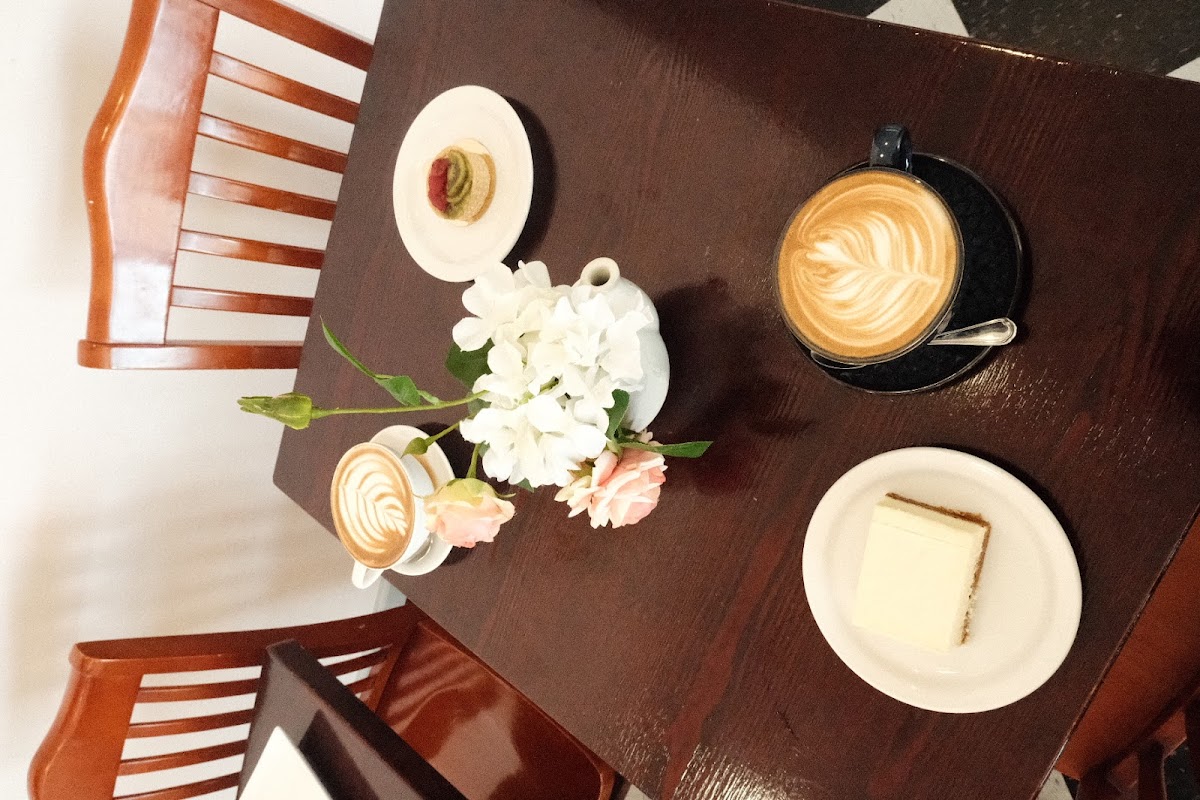 Yosi's Café - 8