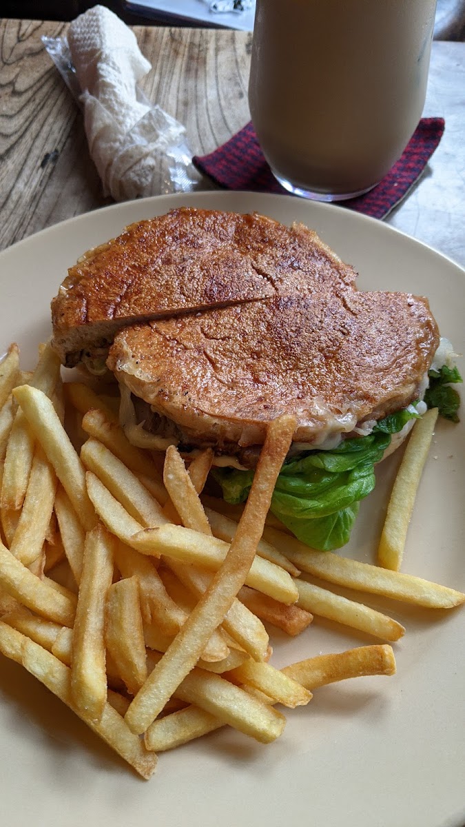 Days386 Burger Restaurant - 9