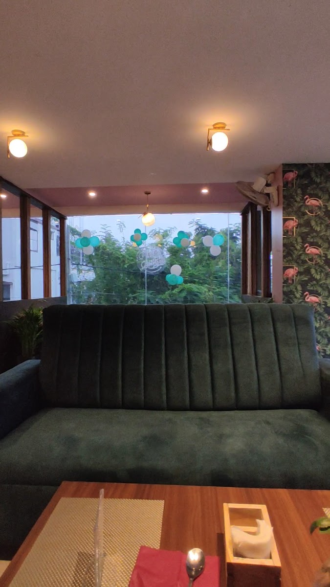 La Flamingo Cafe - 2