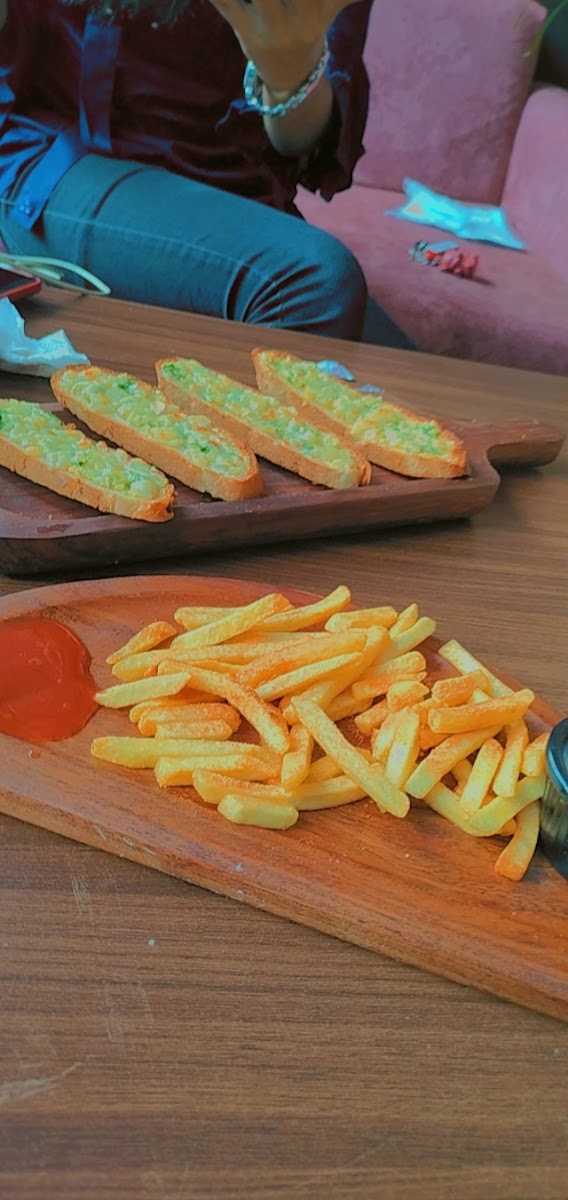 La Flamingo Cafe - 9