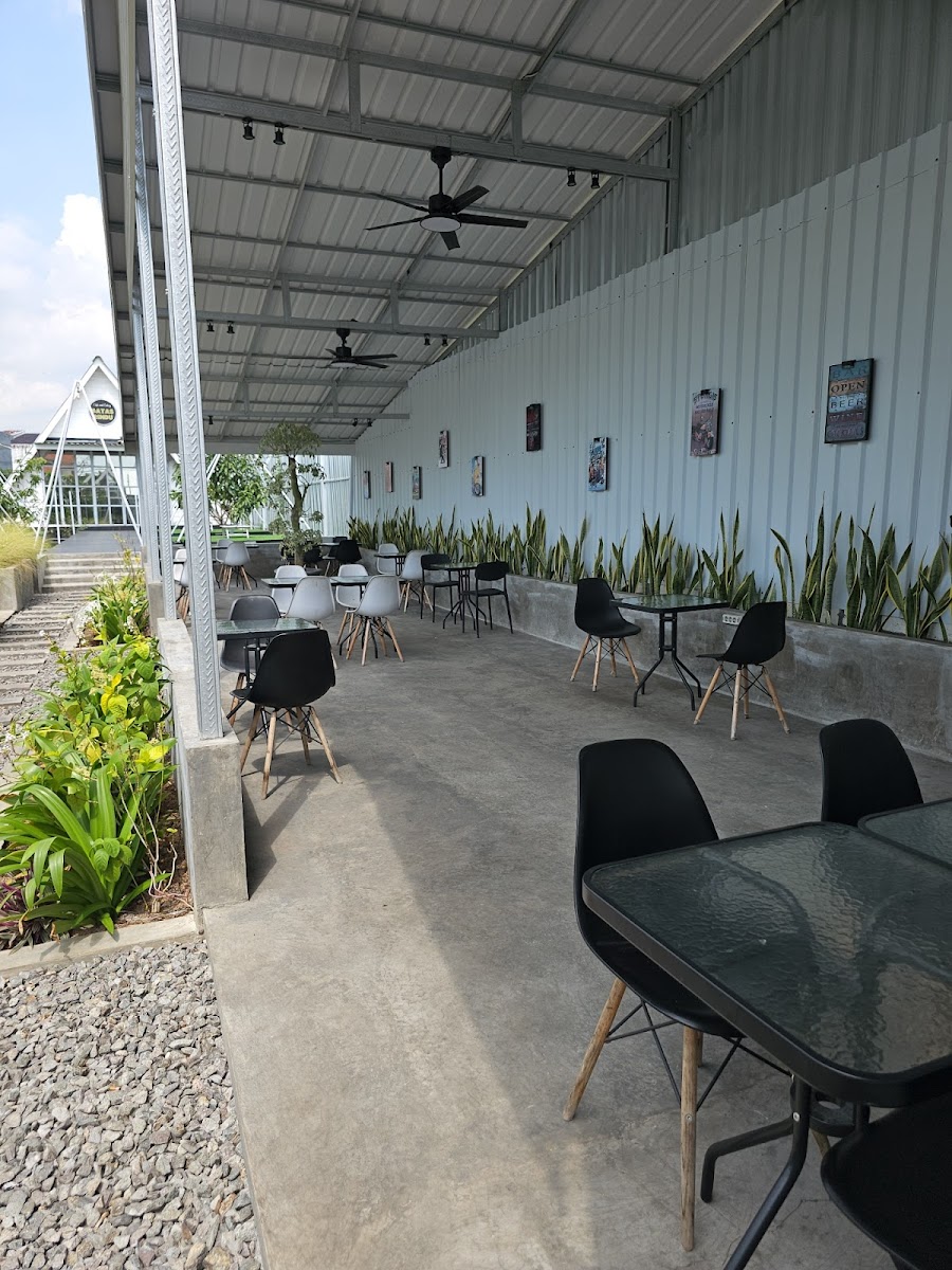 Batas Rindu Cafe and Eatery