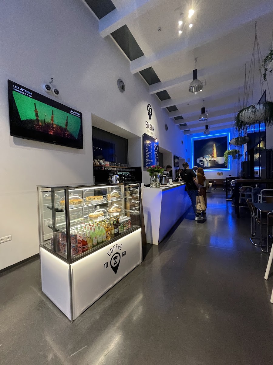 Cinematograph Kino-Cafe