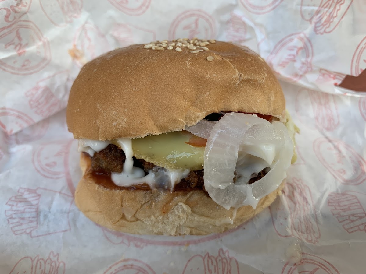 Lyns Burgers. and More