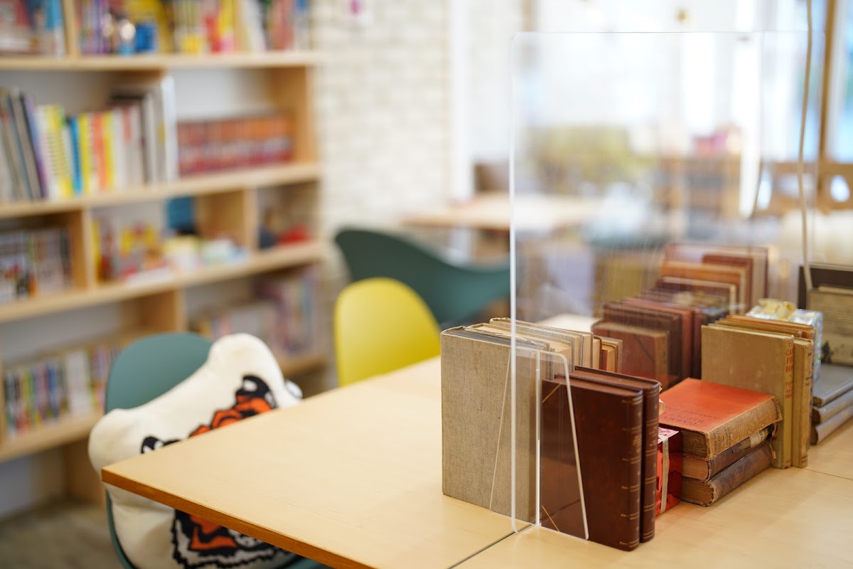 Book & Cafe Stand Shinjo Gekijo - 4