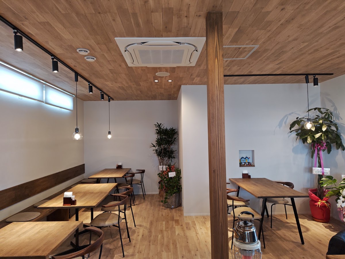 YACHA CAFE(ヤチャカフェ)