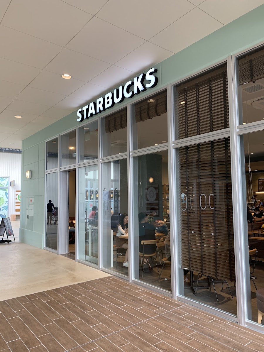 STARBUCKS iias Okinawa Toyosaki Shop