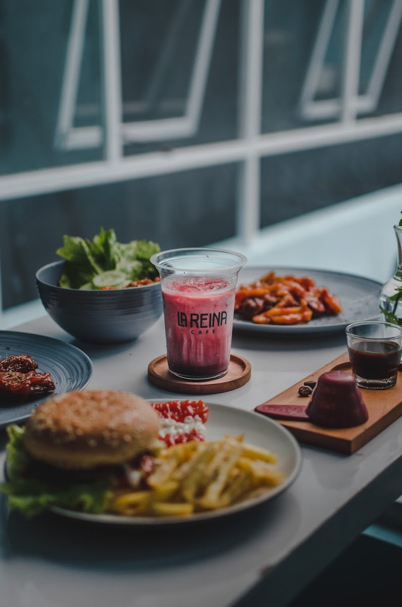 La Reina cafe - 3