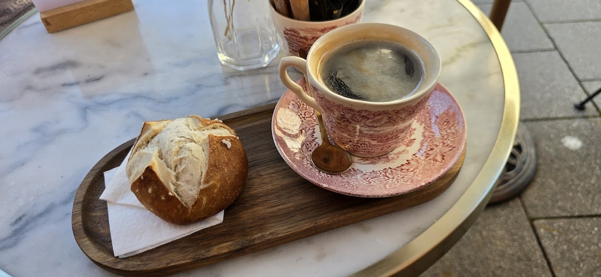 zucker coffee & bakery - 5